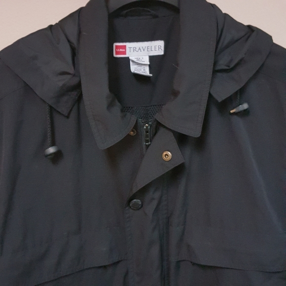 M L.L. BEAN "THE TRAVELER" RAINY WEATHER BLACK HOODED PACKABLE PARKA COAT - Picture 2 of 12